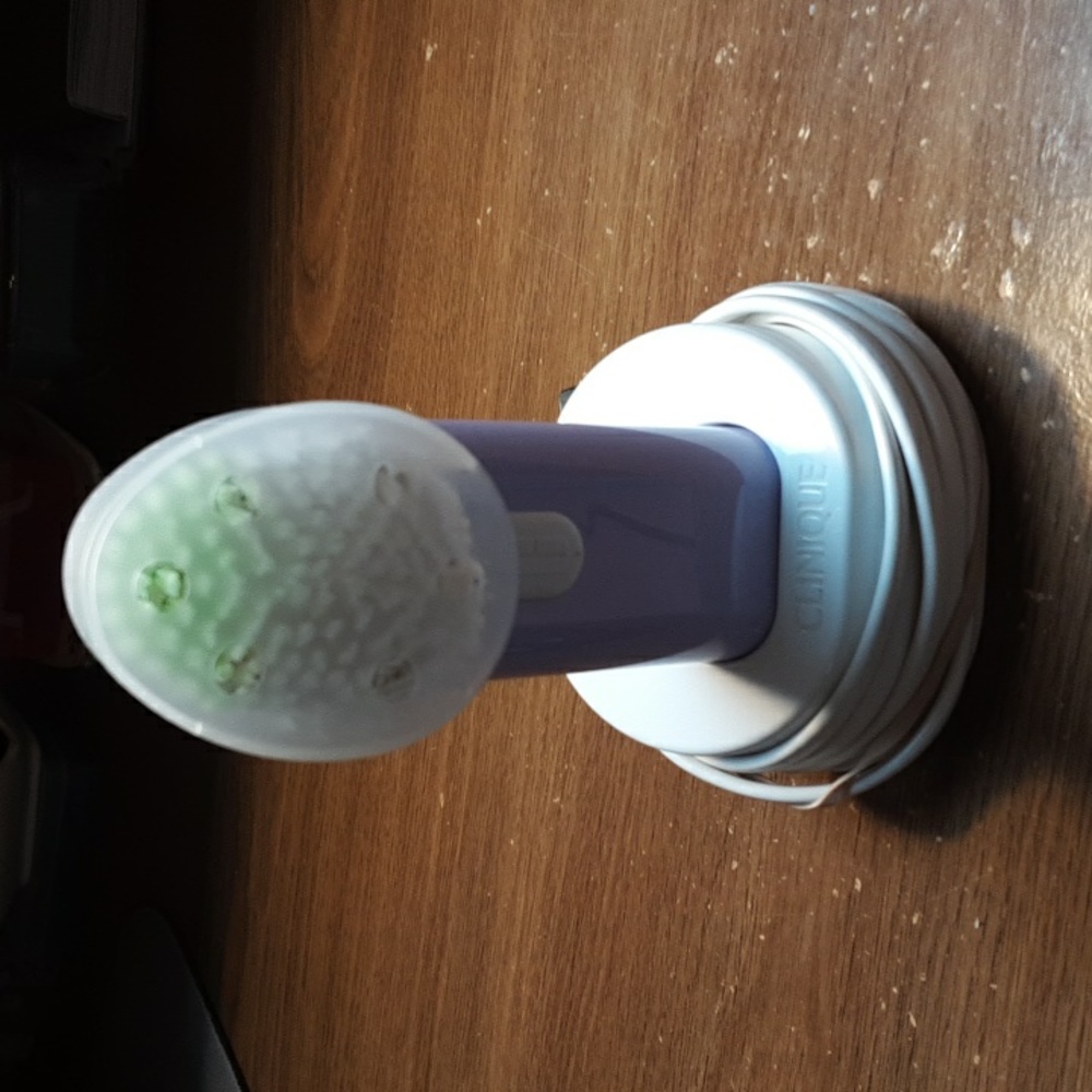 Clinic Sonic System Purifying Cleansing device, brush head not included